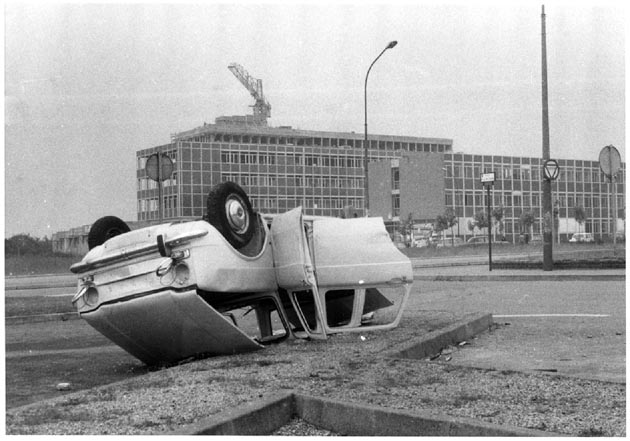 Exactions du groupe d'extrême droite Occident à Mont-Saint-Aignan